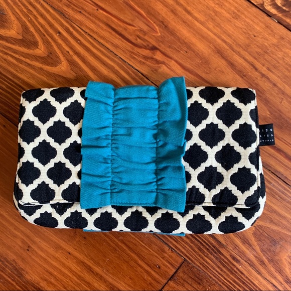 1154 Lil Studio of Chicago Clutch - Picture 1 of 4